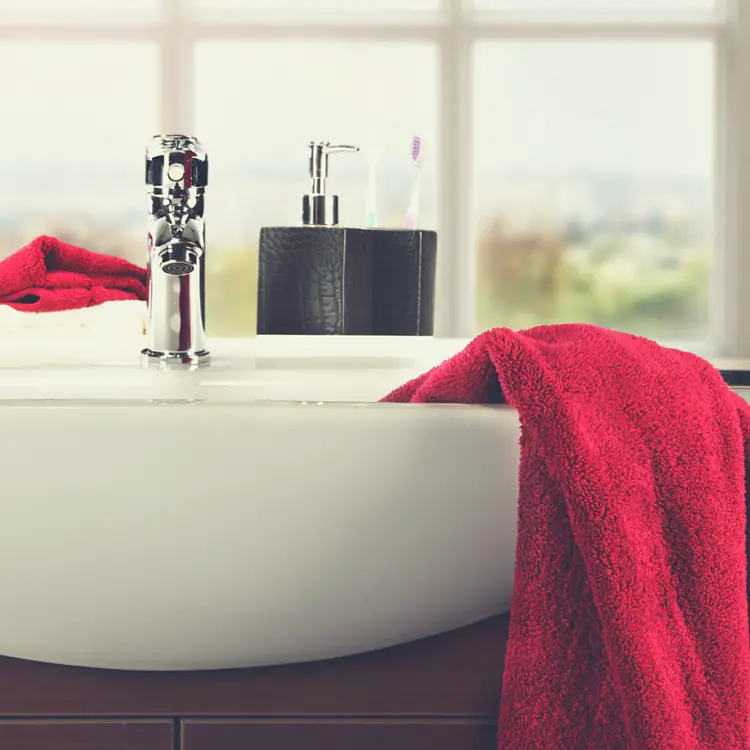 10 Frugal Tips For The Bathroom